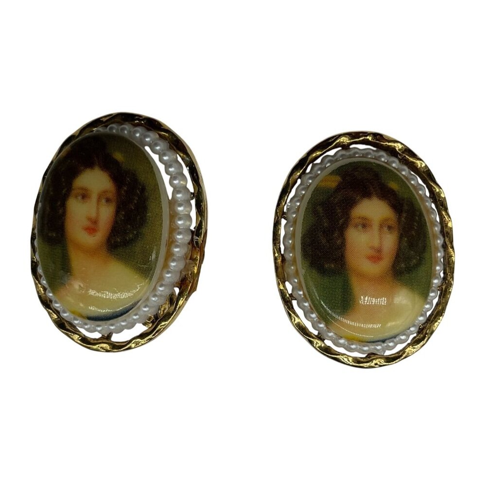 Vintage Cameo Clip-On Earrings With Gold-Tone Setting Portrait Design Signed ART